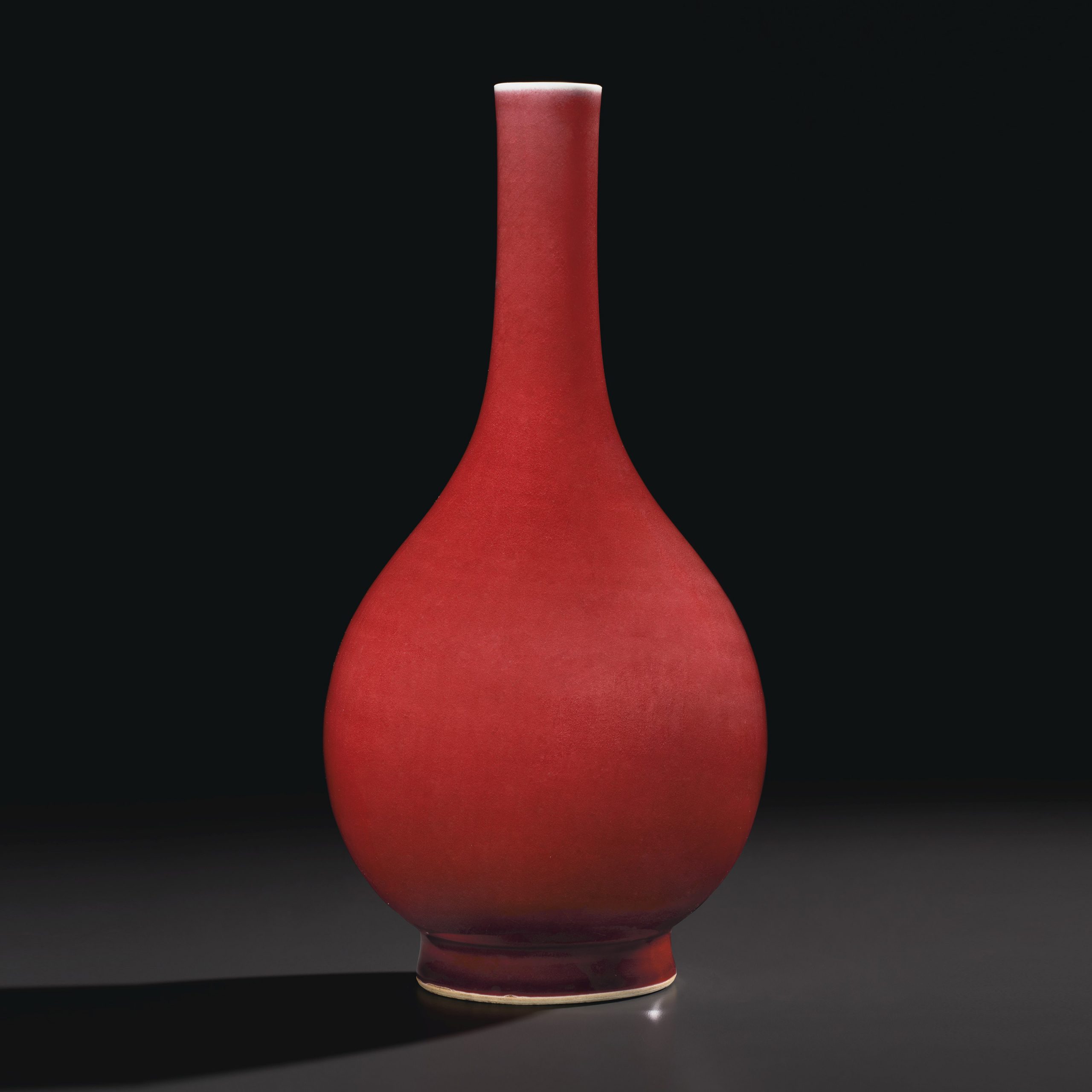 清十八世紀　紅釉膽瓶