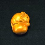 珊瑚象球雕摆件