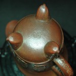 紫砂 陈鸣远仿爵杯八仙人物壶 - Image 3