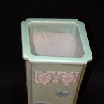 清 豆青釉贴花堆塑 四方花盆 - Image 5