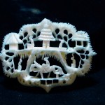 象牙镂空雕胸牌 - Image 3