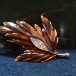 镶钻红叶胸针 - Image 3