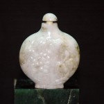 清 刻花草阳绿翡翠鼻烟壶 - Image 9