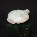 清 刻花草阳绿翡翠鼻烟壶 - Image 4
