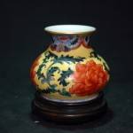 (仿品) 康熙款 珐琅彩缠枝牡丹纹小樽 - Image 2