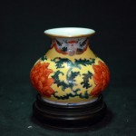 (仿品) 康熙款 珐琅彩缠枝牡丹纹小樽 - Image 11