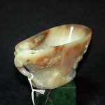松山荡舟青白玉爵杯 - Image 49