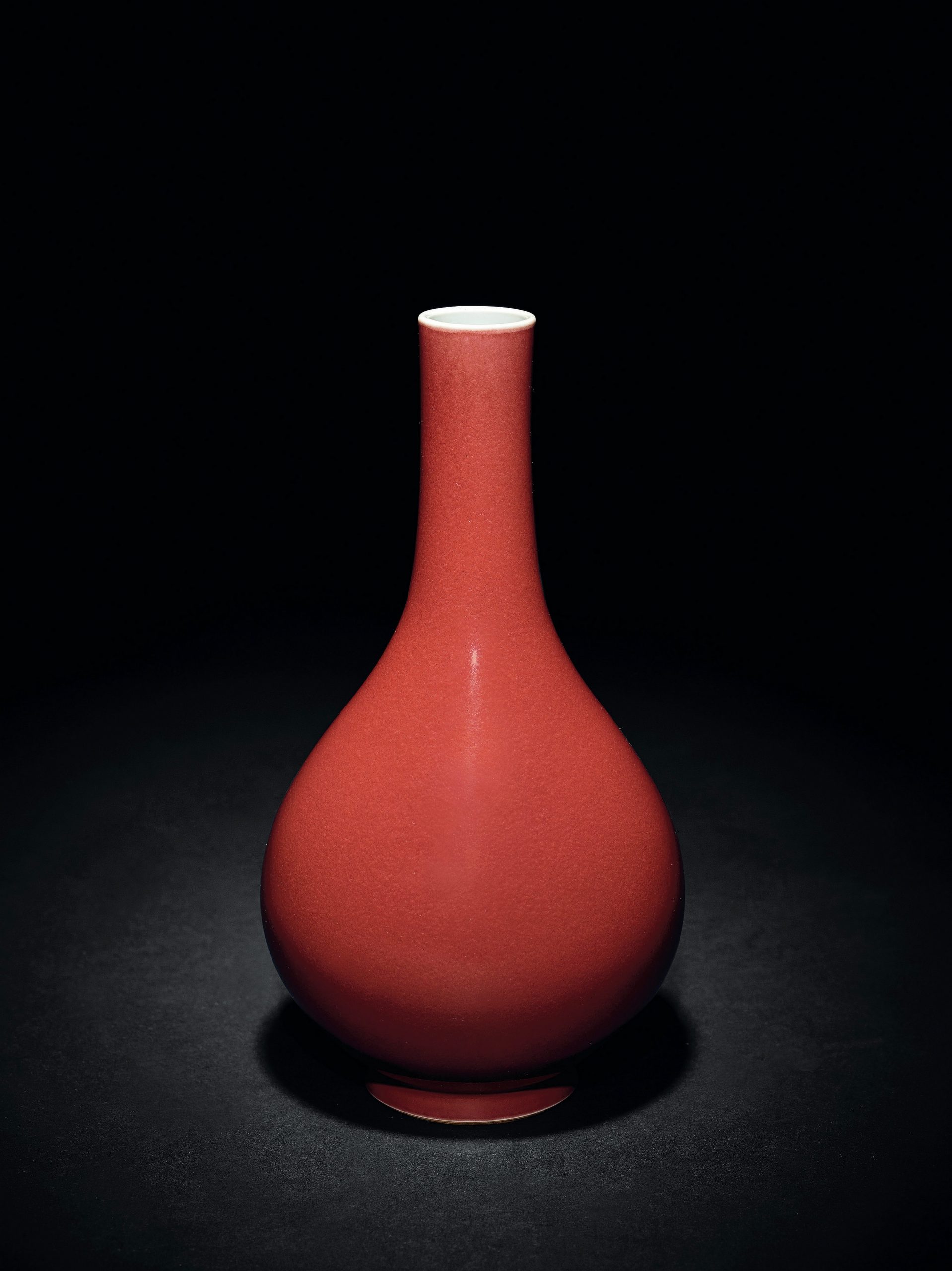 霽紅釉瓶