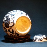 白地黑琉璃牵牛花牡丹纹姜罐 - Image 6
