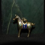 珐琅彩唐马金项坠 - Image 12