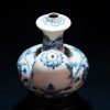 明萬曆  青花缠枝莲纹缠枝菊花纹军持 - Image 30
