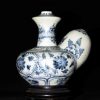 明萬曆  青花缠枝莲纹缠枝菊花纹军持 - Image 18