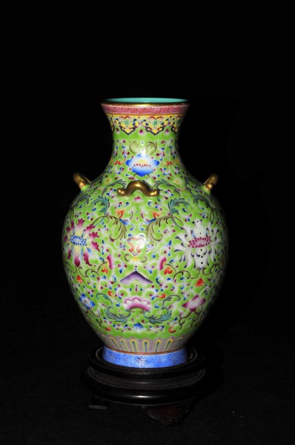 中国古美術品　清の乾隆時代　粉彩草花文茶器　本物保証　12cm