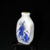 乾隆款 青花渔翁图鼻烟壶