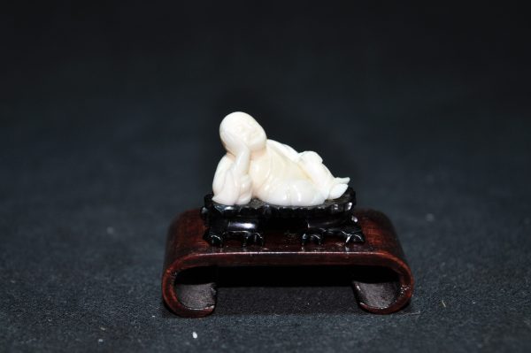 雕象牙弥勒卧佛小摆件