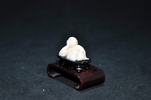 雕象牙弥勒卧佛小摆件