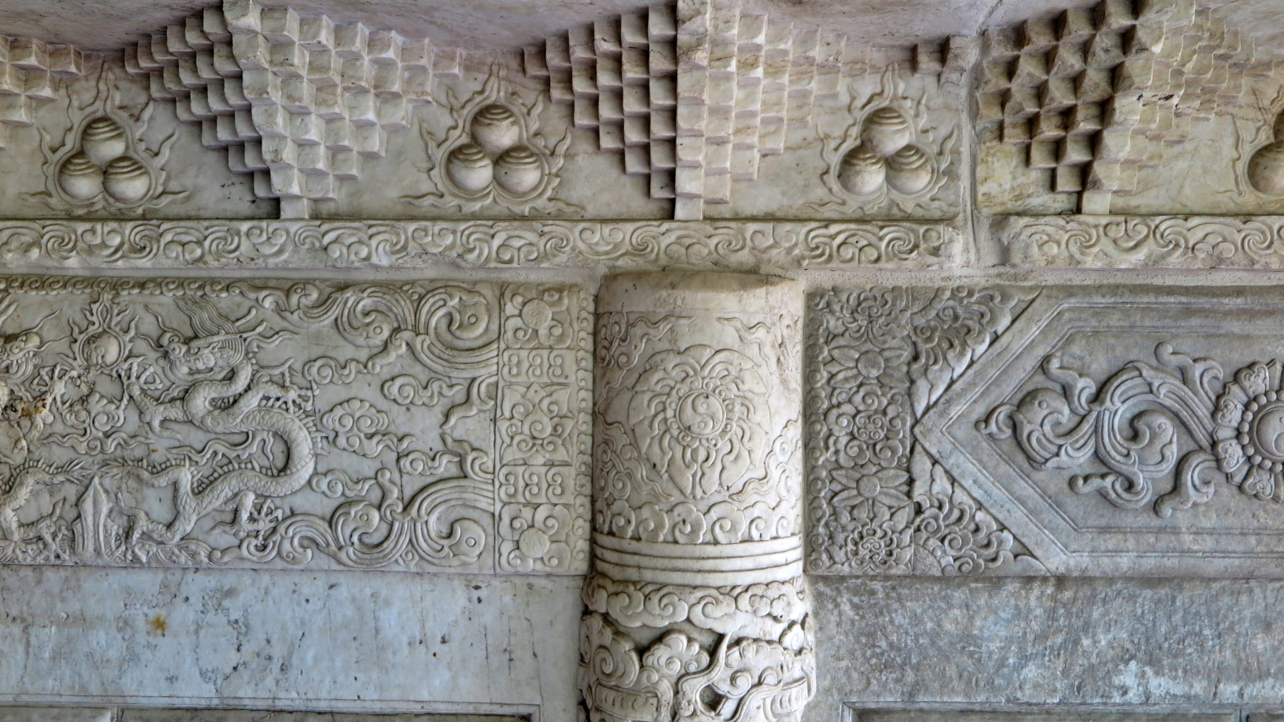 趟徉历史的长廊：北京石刻艺术博物馆— 清显亲王富绶石享堂镇馆之宝 