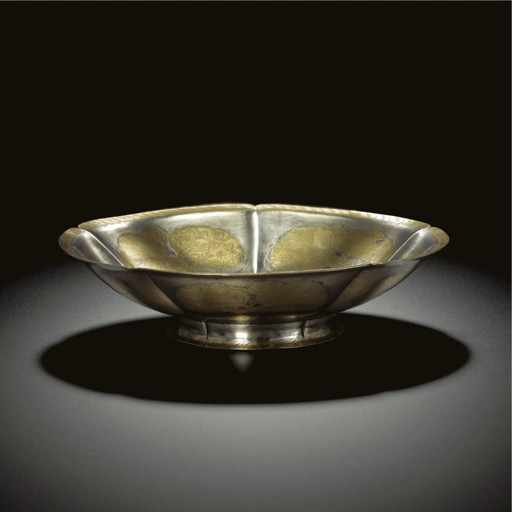 苏富比拍品：多曲银碗 A FINE AND VERY RARE PARCEL-GILT SILVER BOWL TANG DYNASTY, 8TH/9TH CENTURY Estimate 70,000 - 90,000 GBP