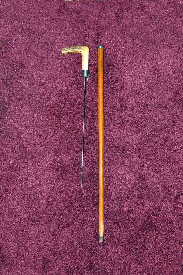 山羊角柄（配钢刀） 木拐杖